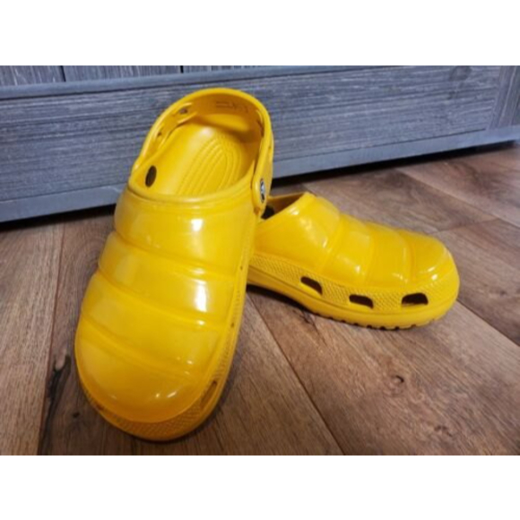 NWOT Crocs Classic Neo Puff Women's Size 7 Mens 5 Clogs Yellow 206624-700 - Picture 2 of 5